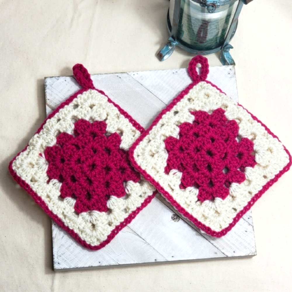 Handmade Pot Holders Magenta Cream Crocheted  NWT